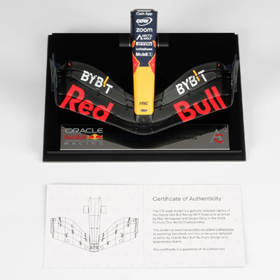 Miniatura: Oracle Red Bull Racing RB19 Noscone, 2023.