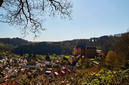 AdobeStock_201374718 Schloss Malberg.jpe