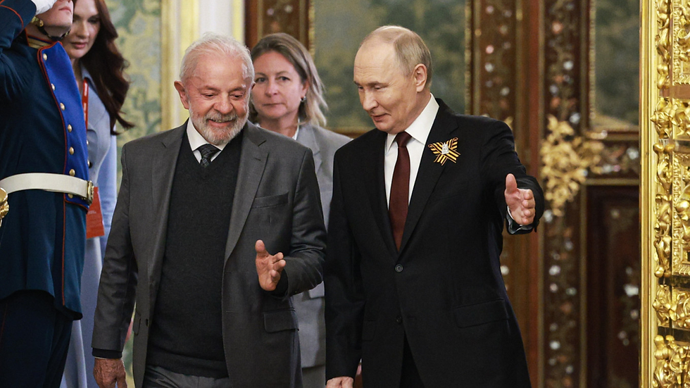 Lula da Silva un Vladimirs Putins 2025. g. 9. maijā