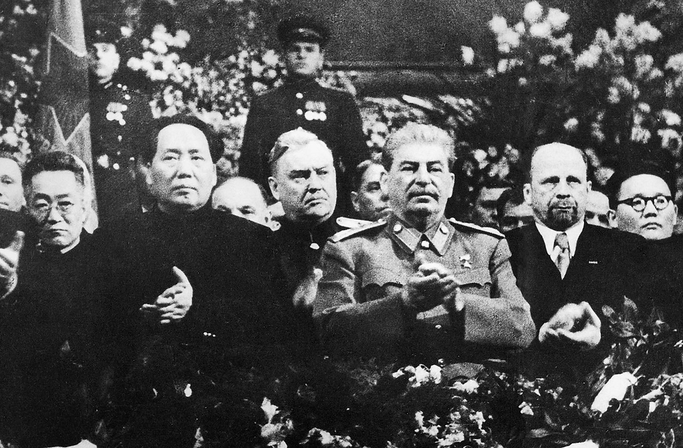 Mao Josifa Staļina 71. dzimšanas dienas svinībās Maskavā, 1949. gada decembrī