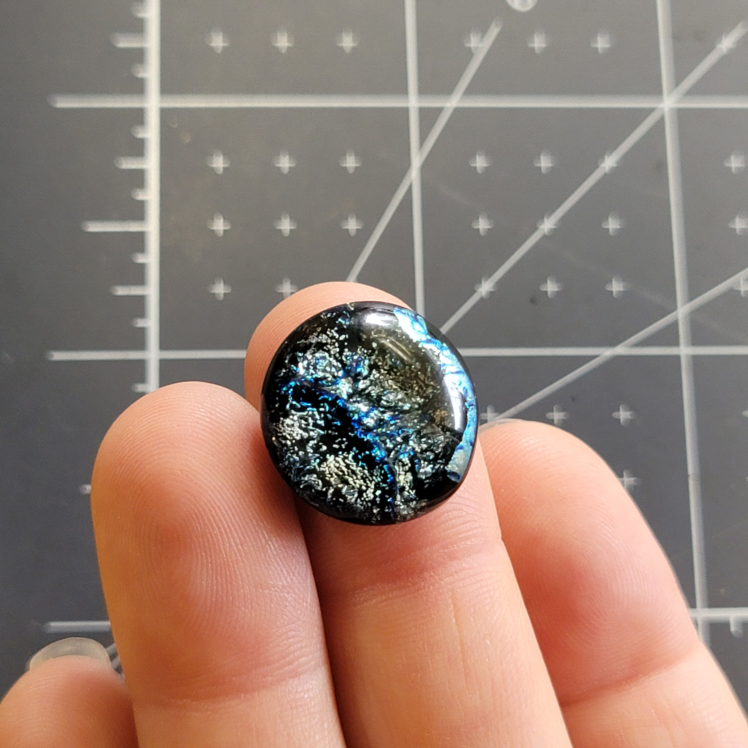 Dichroic Cabochon F50
