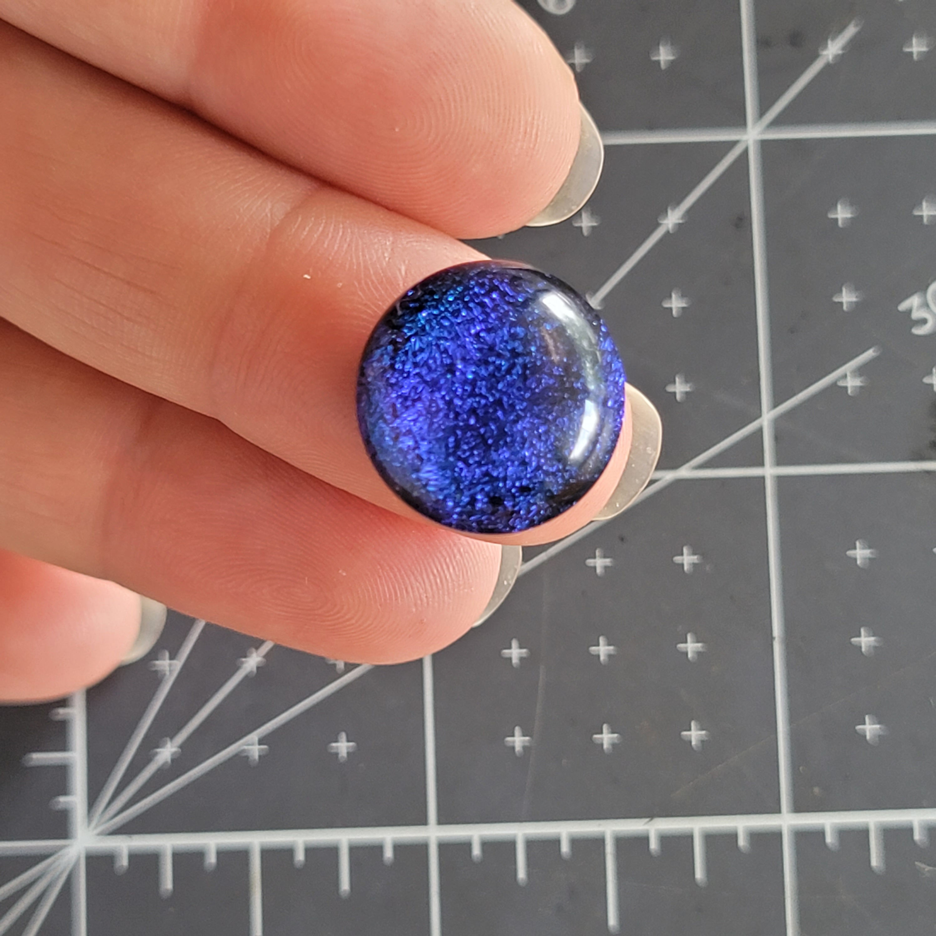 Dichroic Cabochon C47