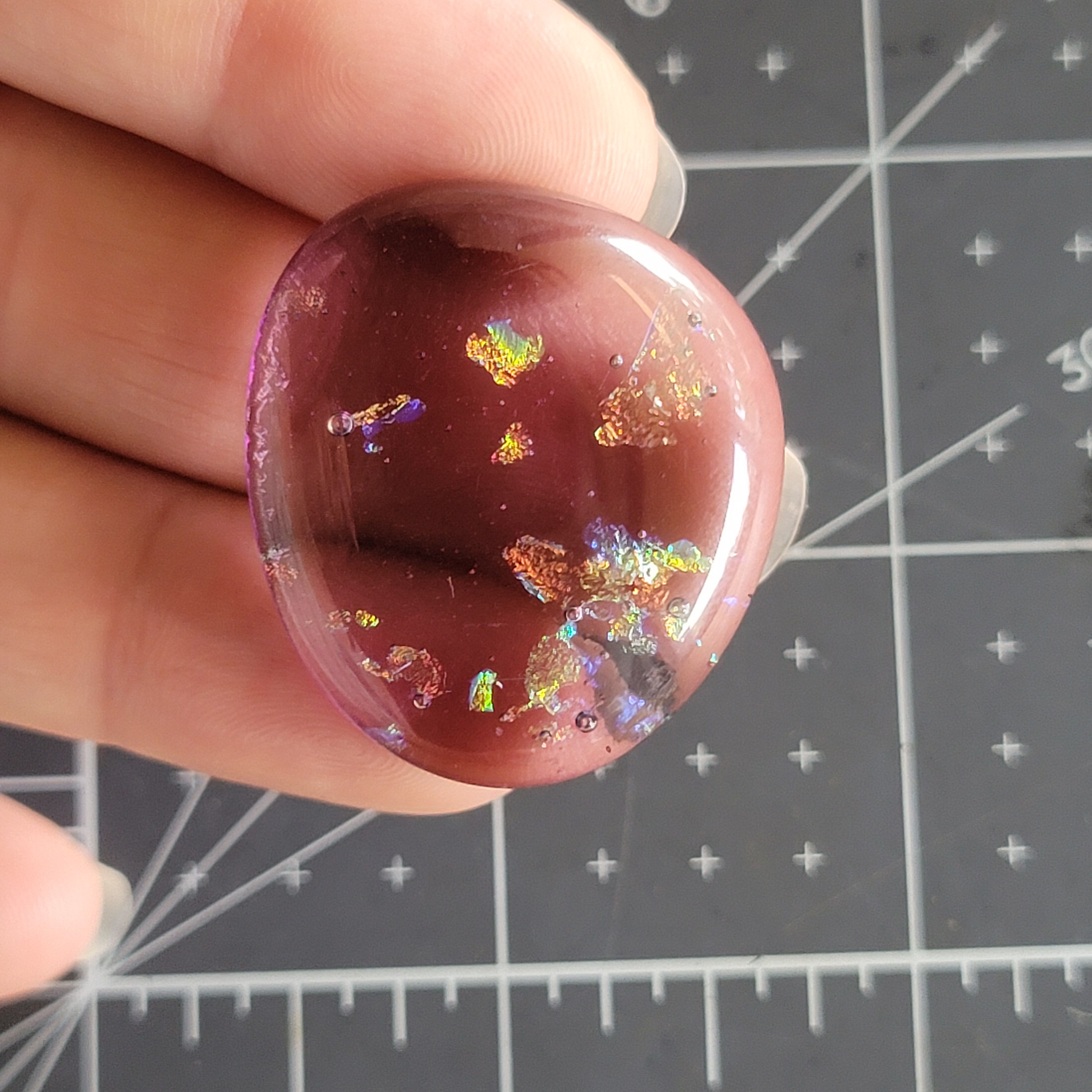 Dichroic Cabochon C42