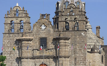 1024px-Santuario_de_Nuestra_Señora_de_Guadalupe_(Guadalajara,_Jalisco)_02_(cropped).jpeg
