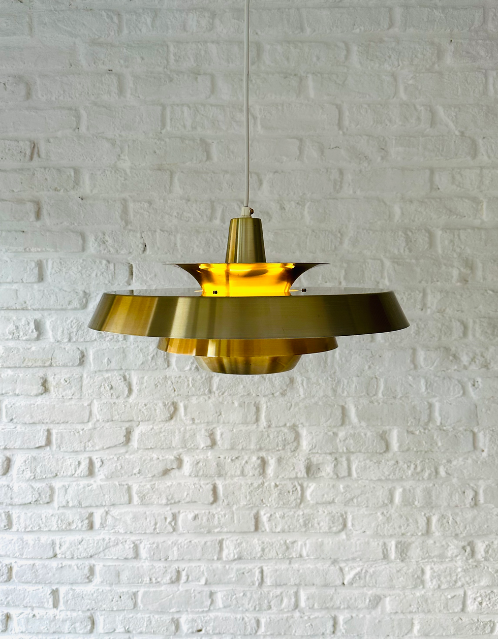 Thumbnail: Deense goudkleurige hanglamp, Super Light, jaren 60