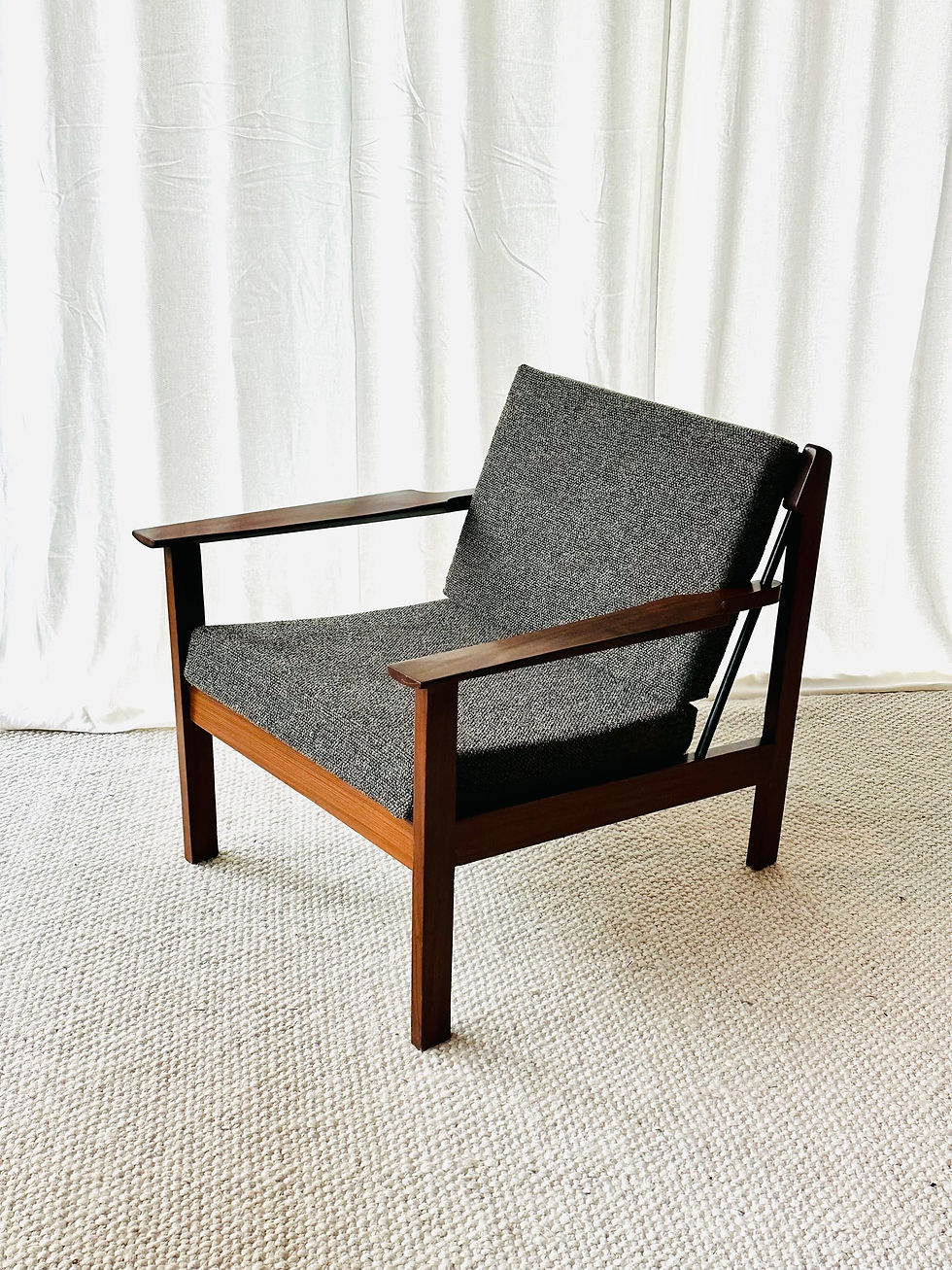 الصورة المصغرة: Vintage easy chair