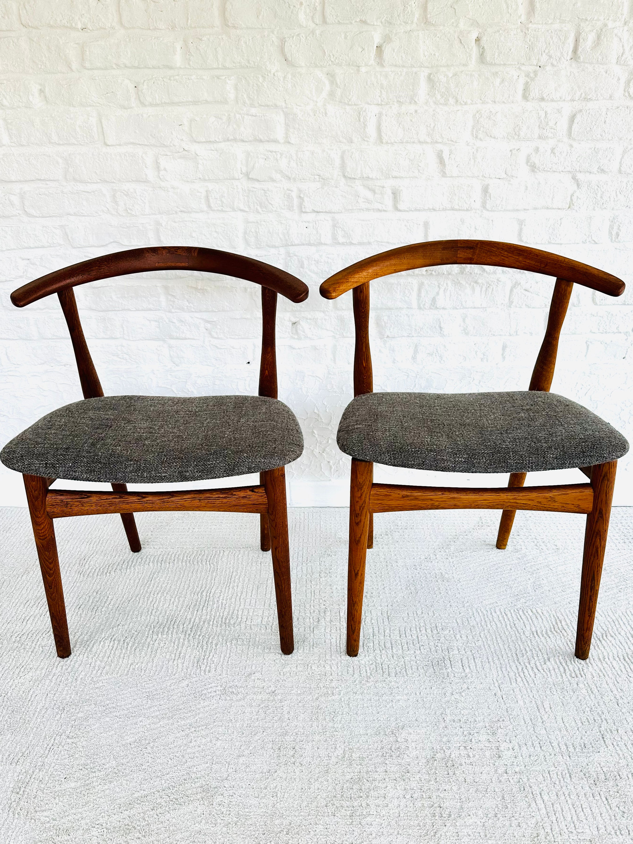 Set van twee stoelen, Arkitekt Kjærnulf, Bruno Hansen Denmark