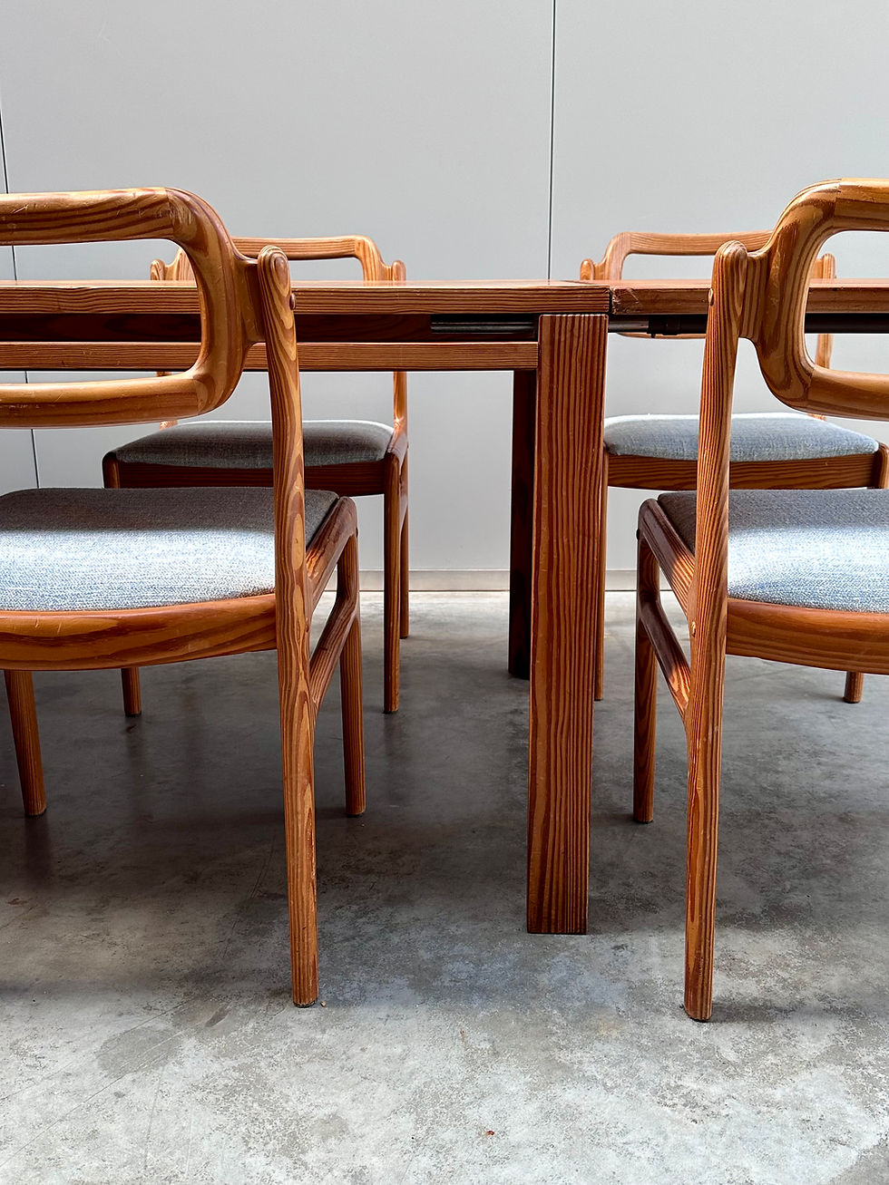 縮圖： Set of 8 chairs & extendable table, Johannes Andersen, Uldum Møbelfabrik, 60s