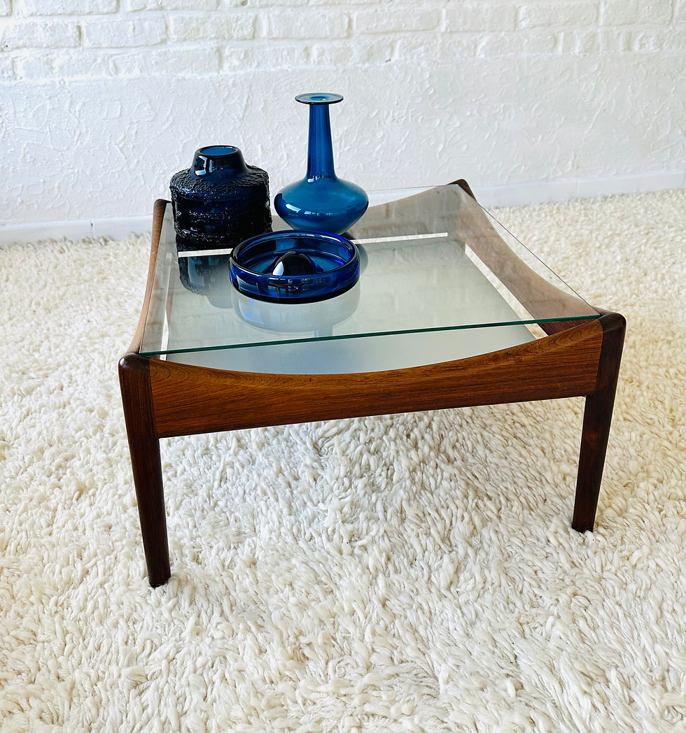 Deense salontafel Kristian Vedel, Søren Willadsen Møbelfabrik