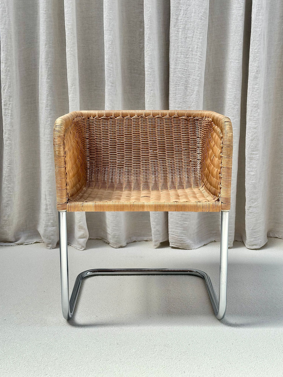 Thumbnail: Set of 4 wicker cantilever chairs, att. Harvey Probber, USA, 70s