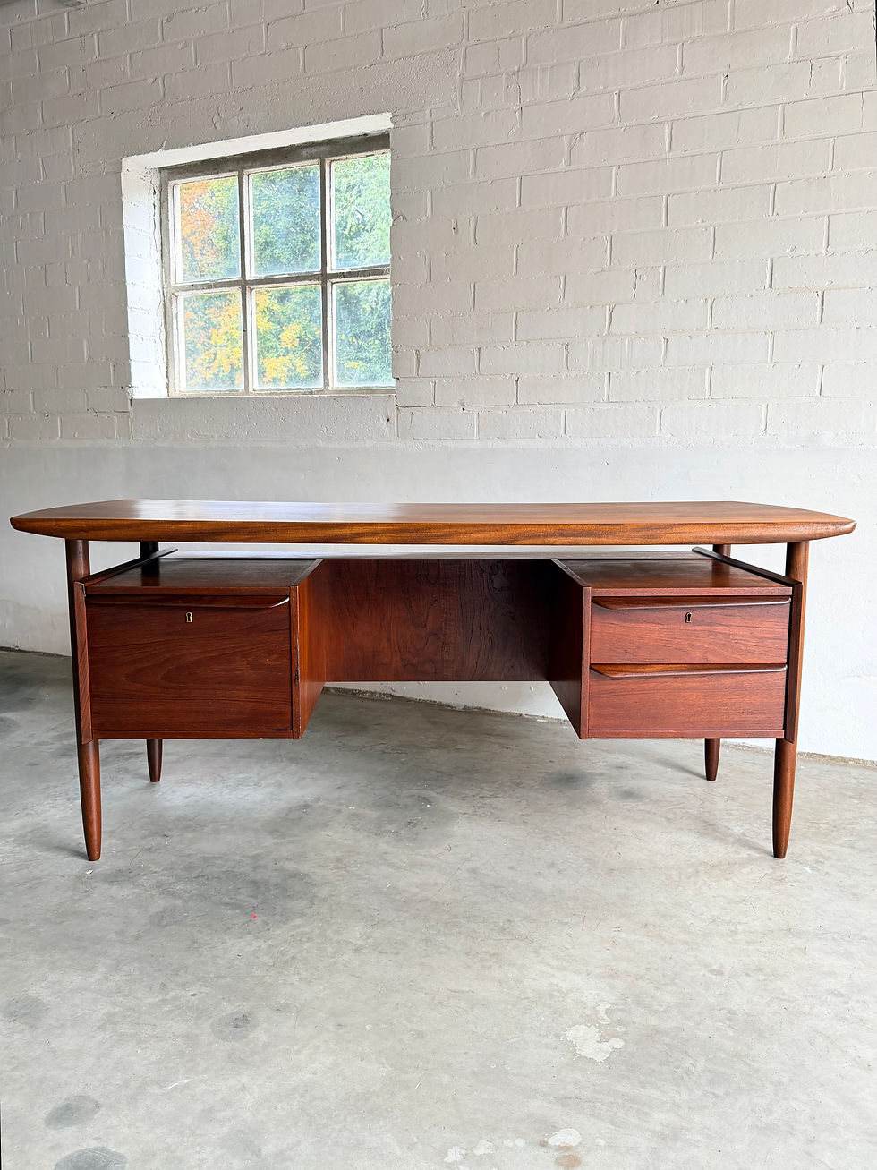 Miniatura: Freestanding writing desk ‘Propos’, Tijsseling, Hulmefa, 
