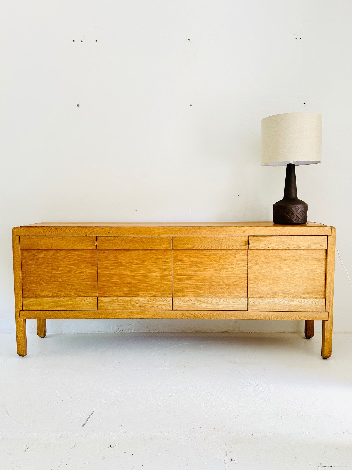 Van Den Berghe-Pauvers dressoir, eik en messing