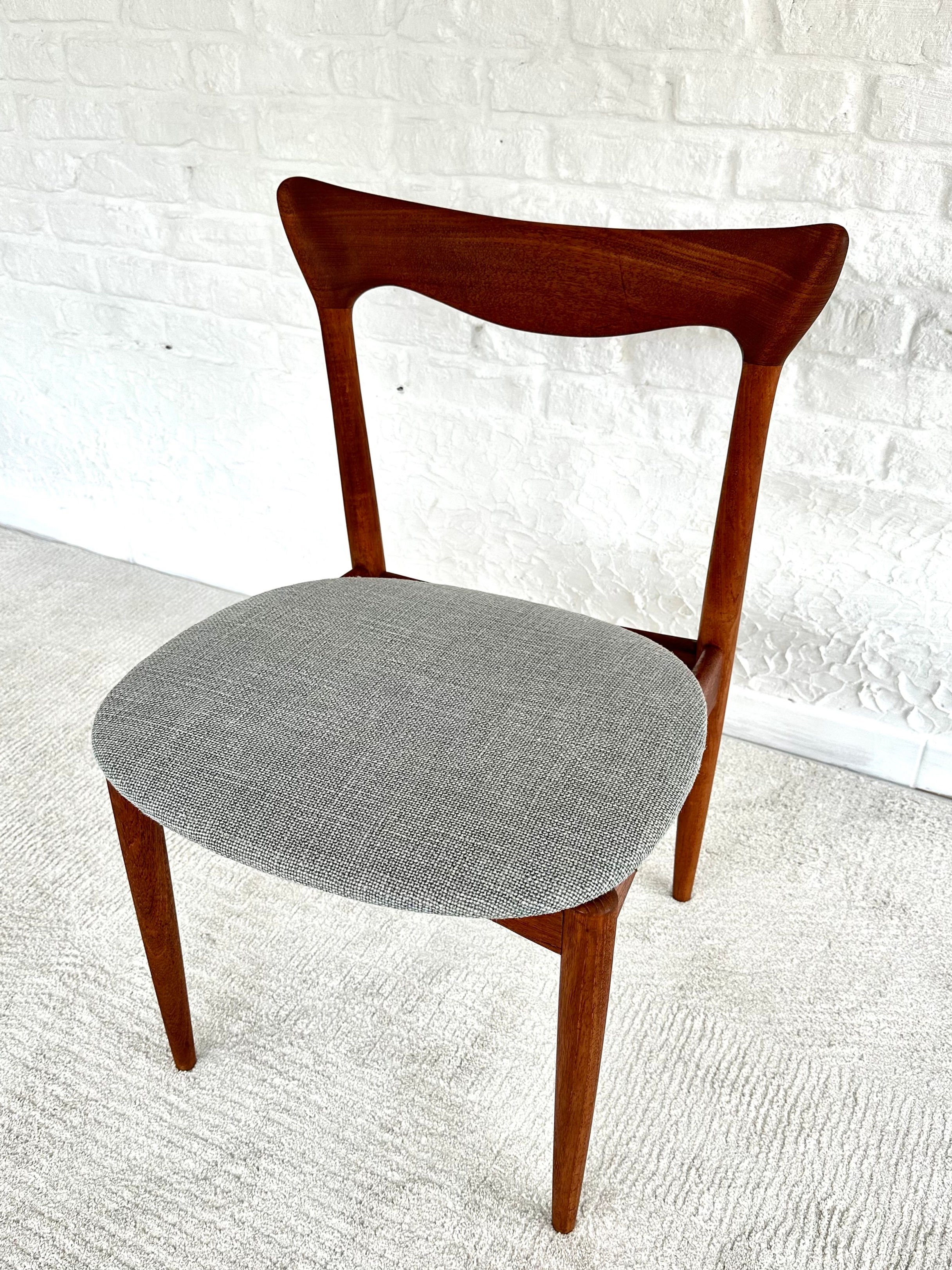 Afromosia stoel, H. W. Klein, Bramin Denmark