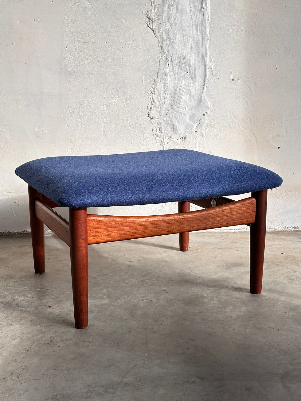 الصورة المصغرة: 'Japan' lounge chair, Finn Juhl, France & Son, Denmark, 50s