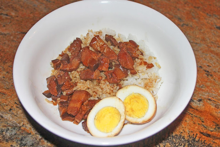 Lu Rou Beef Taiwanese Soy-Braised Pork Belly Over Rice (Lu Rou Fan / Lo Ba Png)