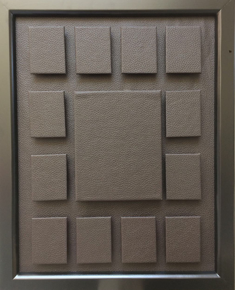 Miniatura: Medallero de 16 posiciones color chocolate