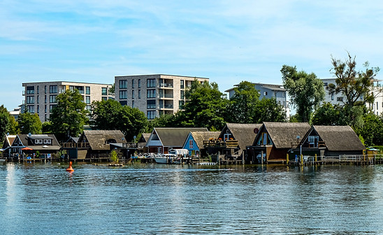 Bootshäuser, See Schwerin DSCF7088.jpg