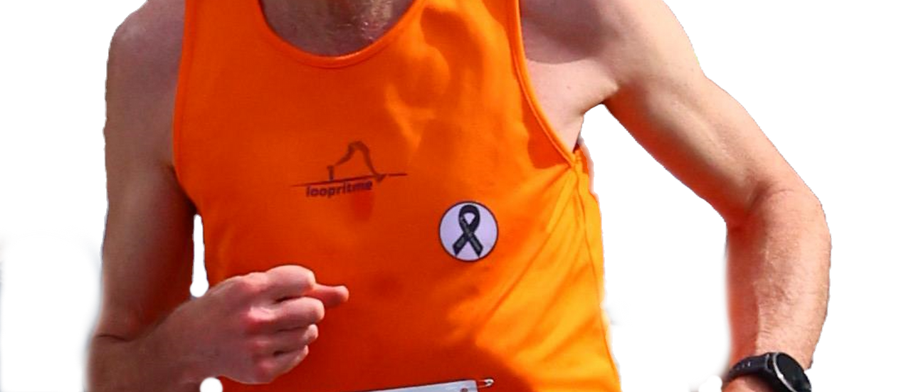 loopritme shirt met logo_edited.png