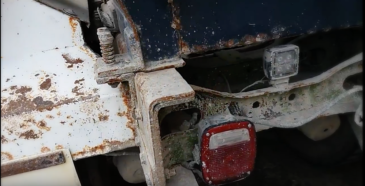 Almonila: VEHICULO SIN PROTECCION
