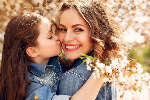 cute-family-spring-park.jpg