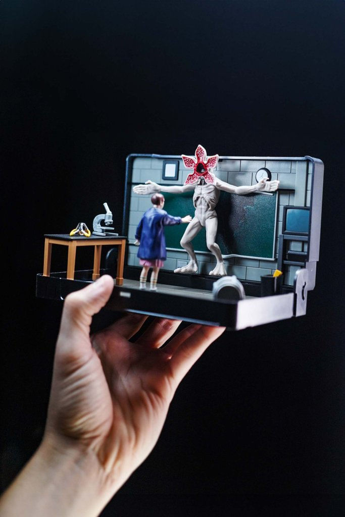 Thumbnail: Console Heroes: Stranger Things VHS Diorama: Eleven vs. Demogorgon