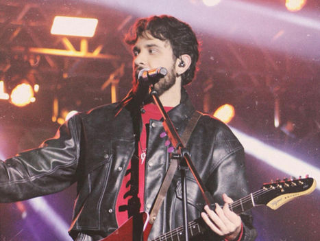 Romance e música: Gustavo Mioto arrasta multidão em Barueri no dia dos namorados