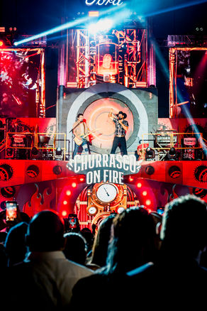 Fernando e Sorocaba desembarcam com o Churrasco On Fire em Cuiabá no dia 21 de março