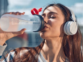 Hidrátate Correctamente: Explorando las Opciones de Agua Más Saludables!