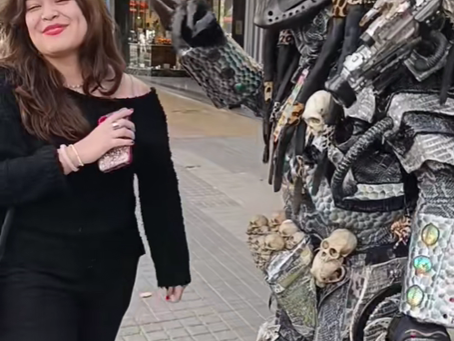 ¡Depredador en el centro! El cosplay que asombra a todos en San Rafael