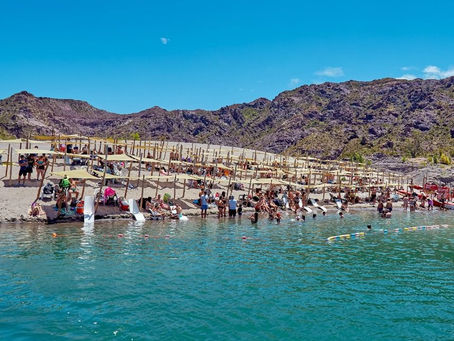 Un influencer fascinado con la Playa Escondida del Cañón del Atuel