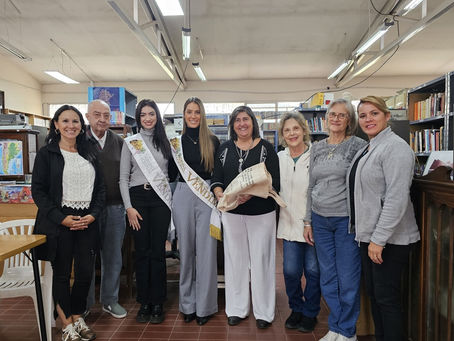 Las Reinas de la Vendimia ponen en valor a las bibliotecas populares de San Rafael