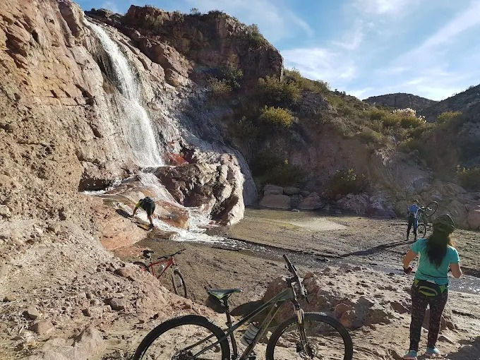 EL “SALTO COLORADO”, LA CASCADA SANRAFAELINA QUE FIGURA ENTRE LAS MÁS LINDAS DE MENDOZA