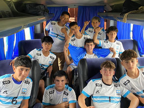 Orgullo en caravana: Real del Padre celebró a sus jóvenes deportistas que compitieron en Paraguay