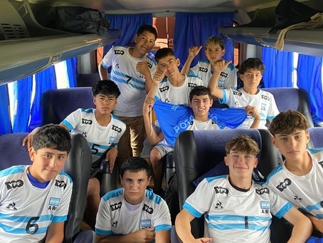 Orgullo en caravana: Real del Padre celebró a sus jóvenes deportistas que compitieron en Paraguay