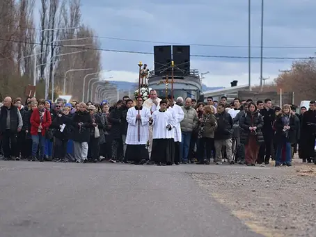 Ni el frío ni la llovizna detuvieron la fe de los sanrafaelinos en San Cayetano