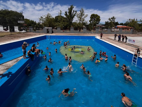 “VERANO EN EL CLUB”: HURACÁN ABRE SU PILETA PARA UNA TARDE DE JUEGOS Y FAMILIA