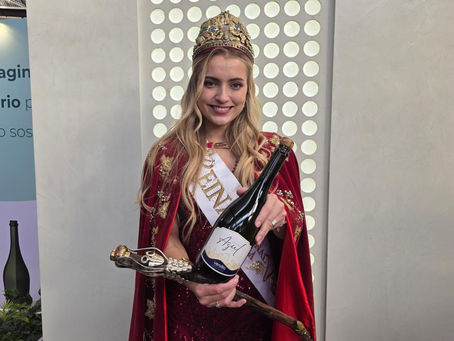 “SPARKLING AZUL”: UNA BOTELLA EXCLUSIVA QUE HOMENAJEA A LA REINA NACIONAL DE LA VENDIMIA
