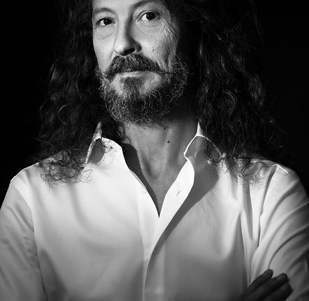 photo richard face.jpg