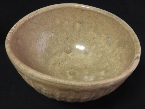 ミャンマー緑釉茶碗　時代物アンティークNo.200 発掘品 ビルマ 青磁 碗 器 タイ ミャンマー 陶器 茶碗 古美術 骨董