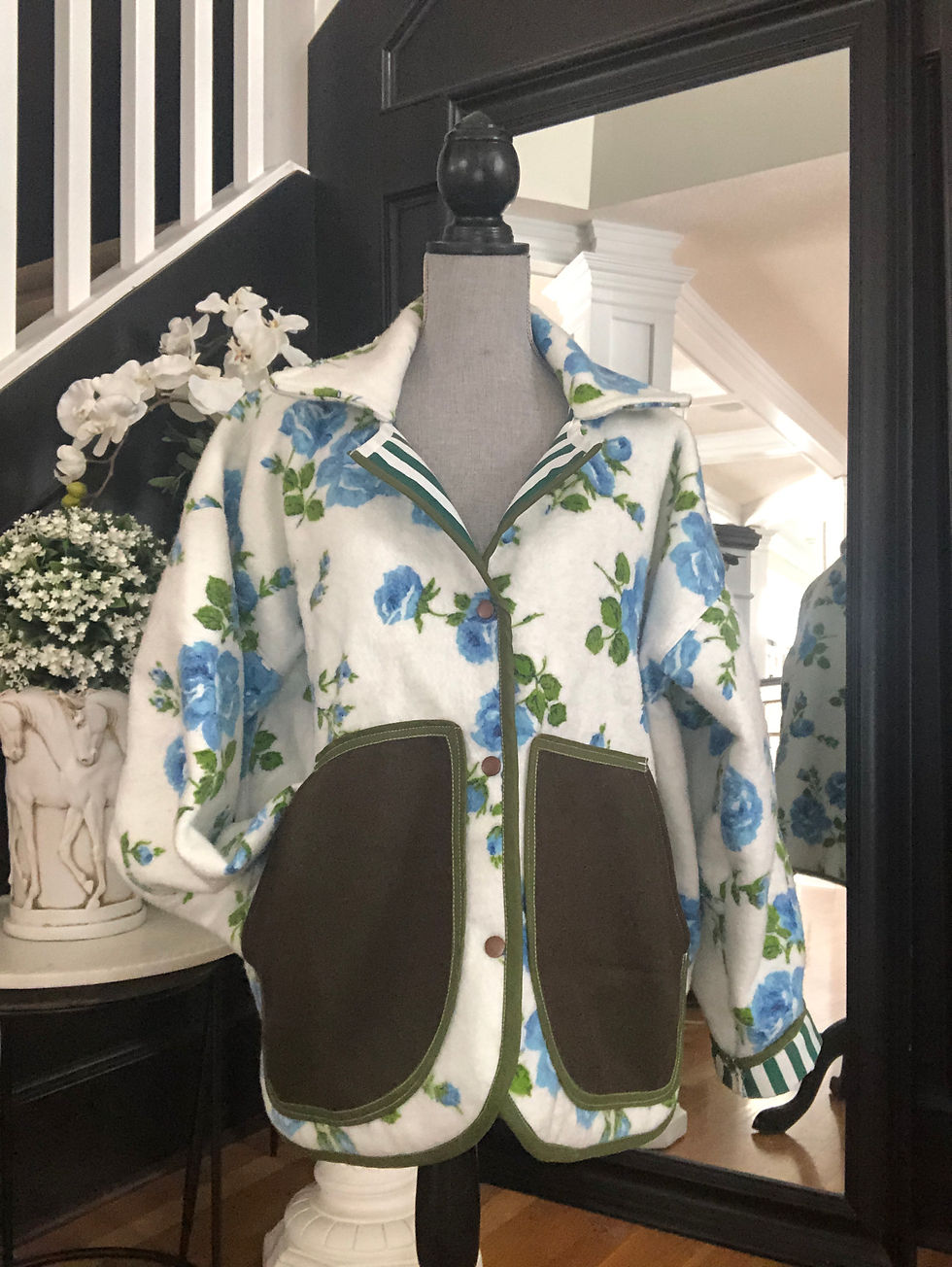Thumbnail: Blue Rose Blanket Cottage Coat