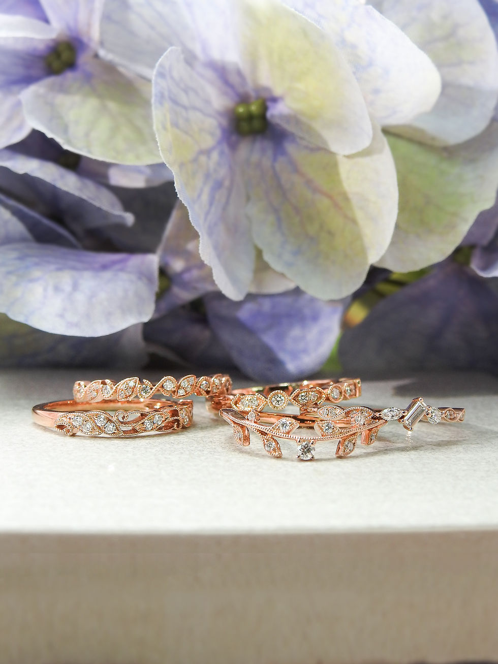 縮圖：Delicate Milgrain and Diamonds Ring Band