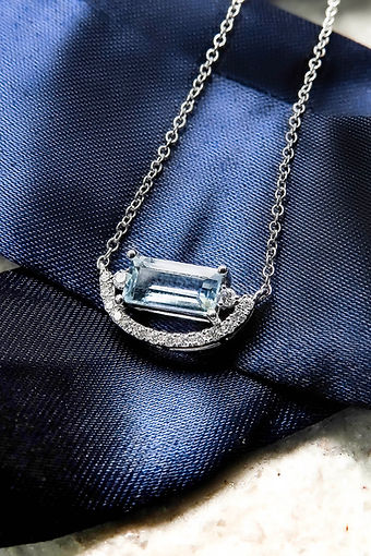 Blue Topz; london; light blue; blue gemstone