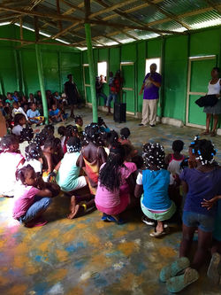 Hernando teaching at LaDuquesa