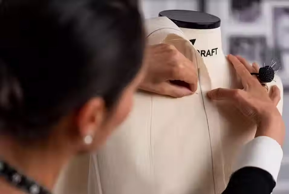 LA MOULAGE COME METODO DI INSEGNAMENTO: TECNICA, CORPO E FORMAZIONE SARTORIALE