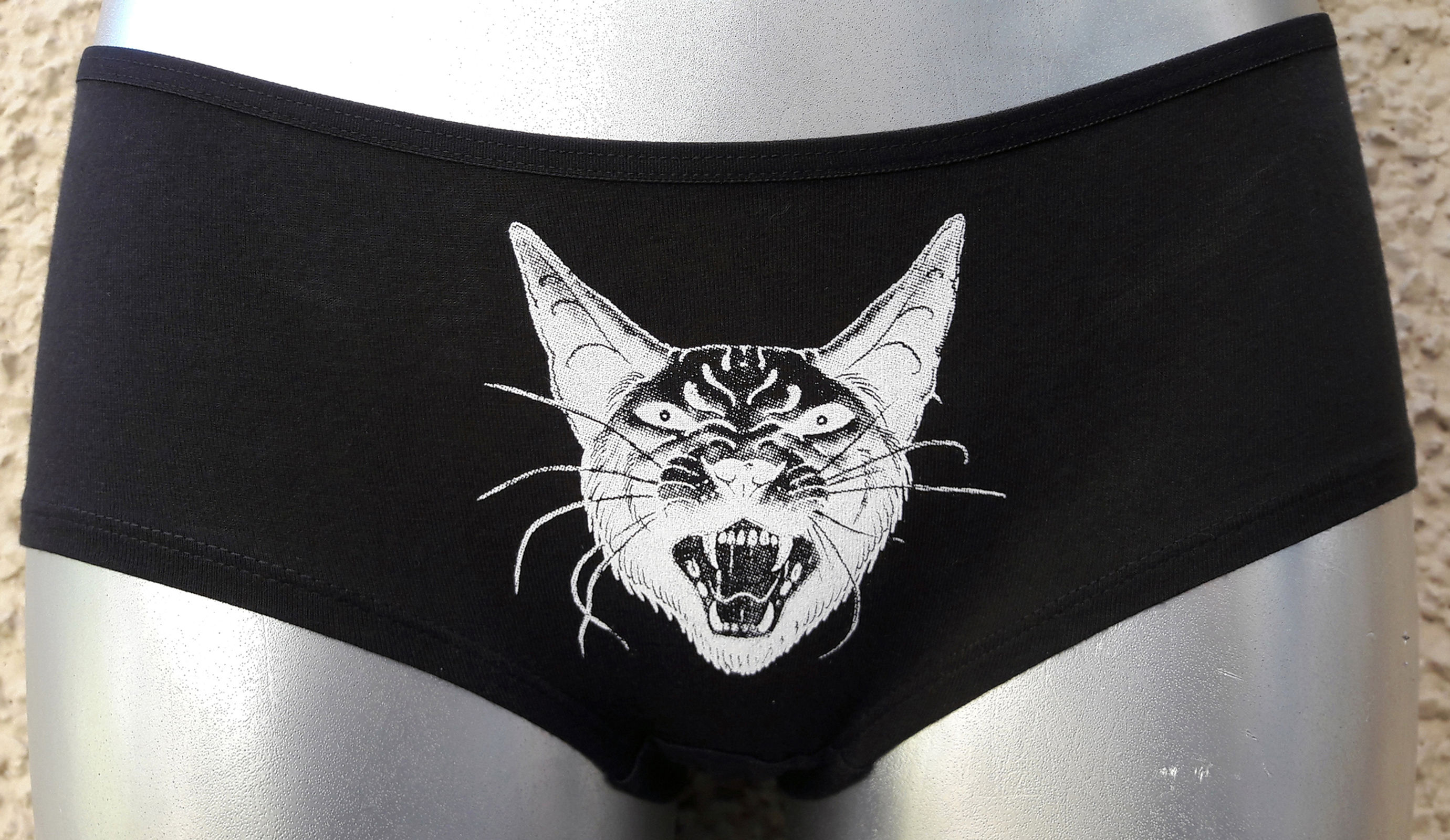 Knickers: Low Rise Shorts 'Wicked Cat'