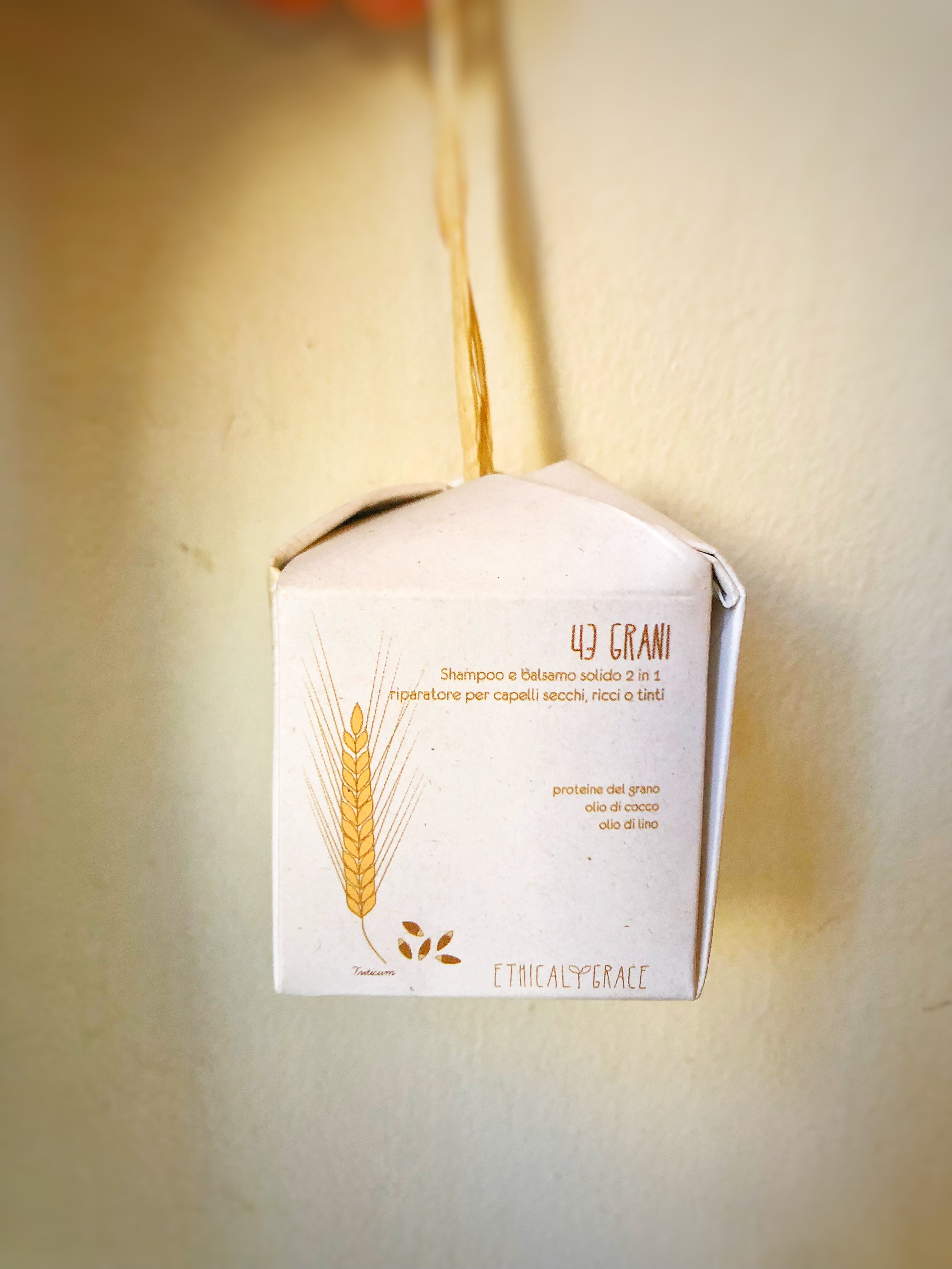 Shampoo e balsamo solido 2 in 1 per capelli secchi  43 Grani