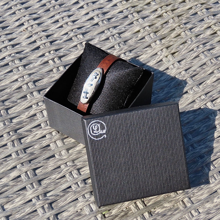 Thumbnail: Bracelet Sweet Homme cuir et visserie