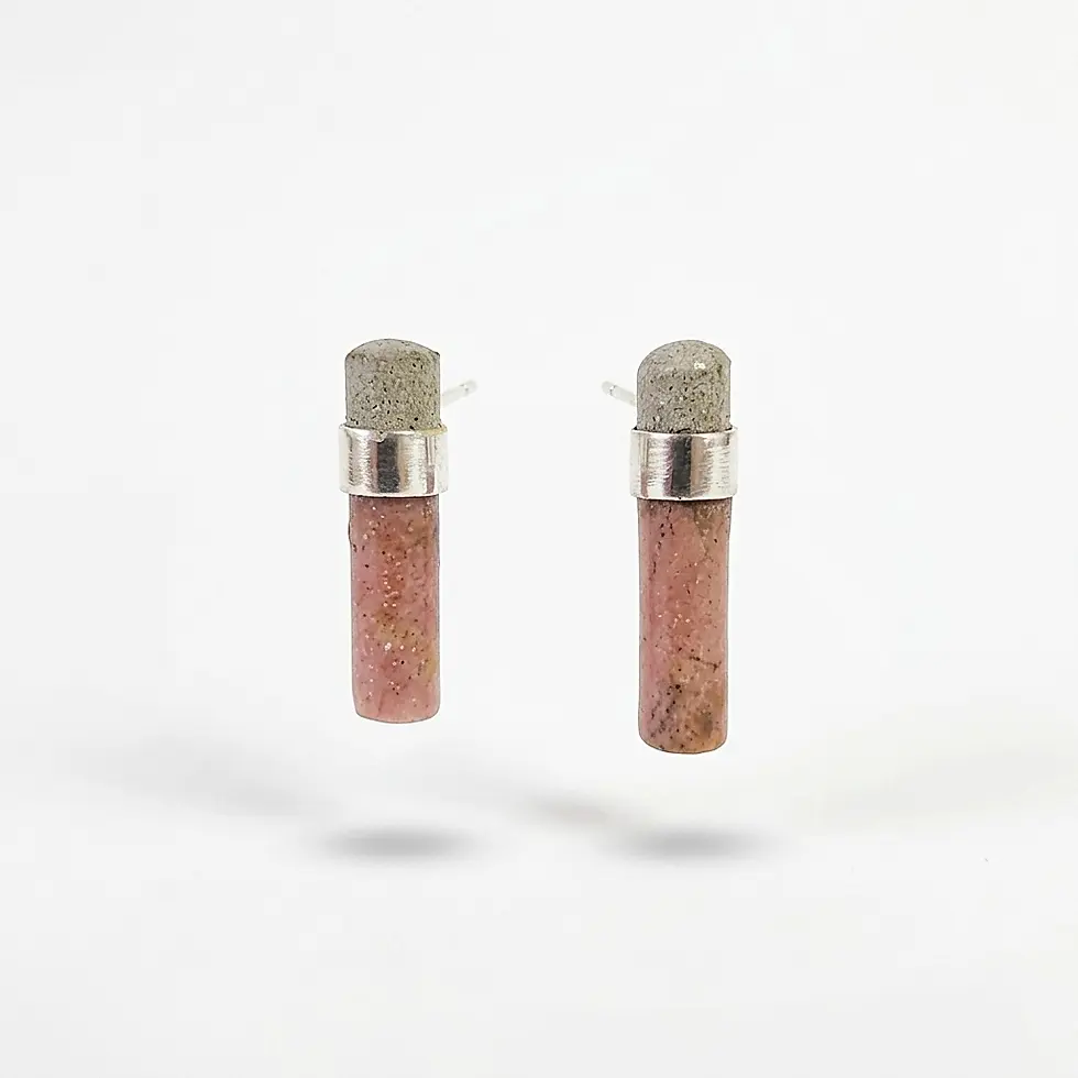 Thumbnail: Boucles d'oreilles pierres naturelles et ciment