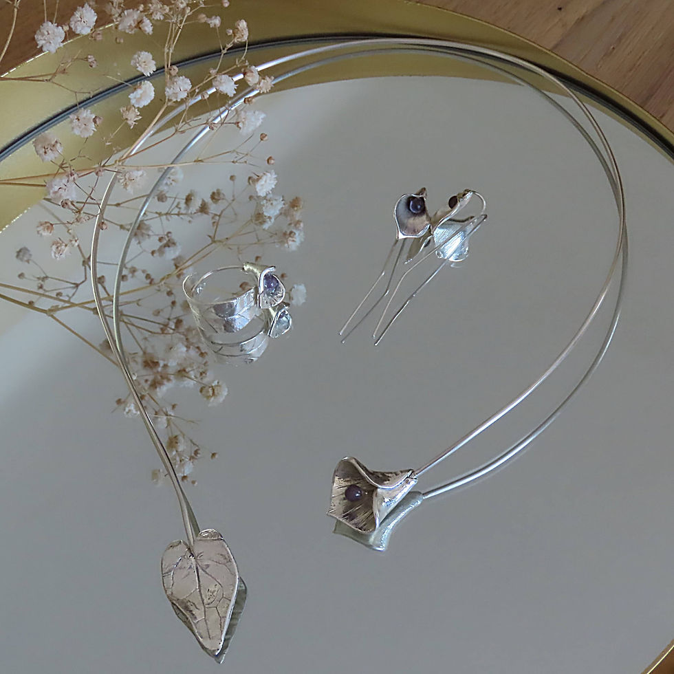 Miniature : Collier tour de cou artisanal Arum