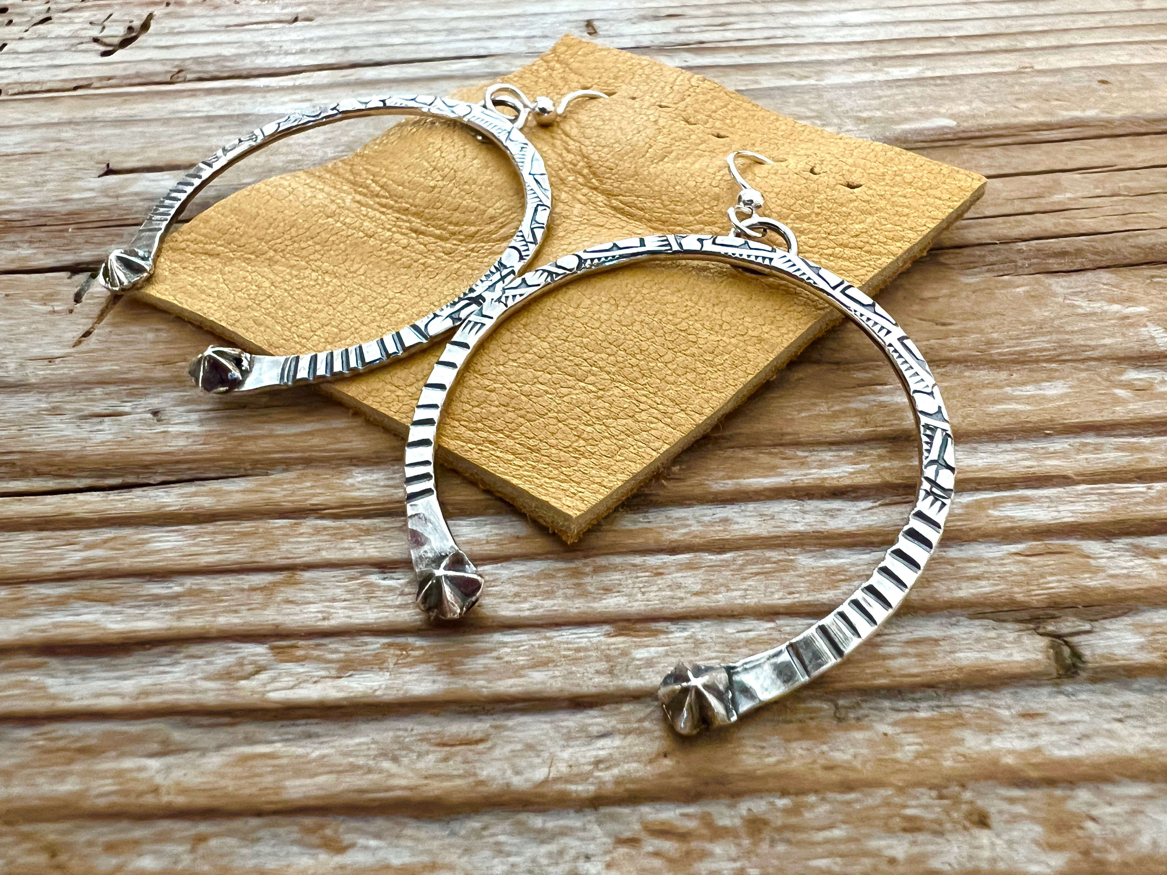 Naja Moon Earring / Abstract 